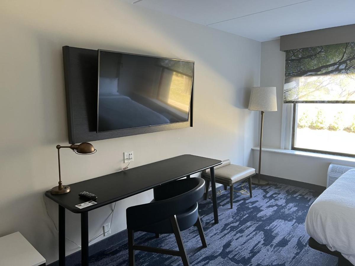 Fairfield Inn & Suites Springfield Enfield Exteriör bild